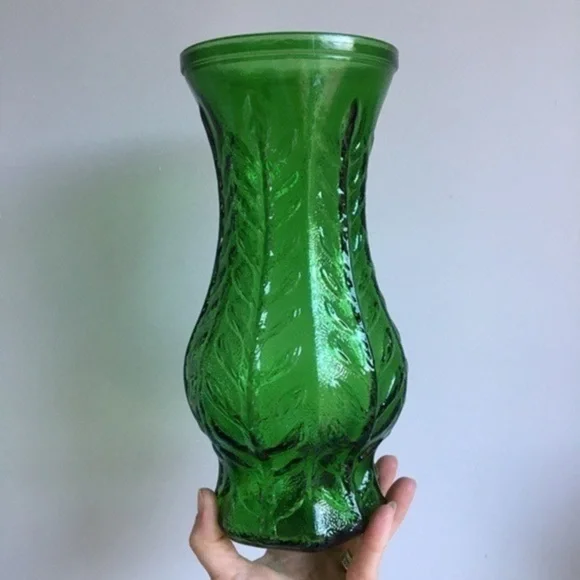 Vtg. FTD 1970s Leaf Pattern Green 10” Glass Vase - Picture 2 of 7